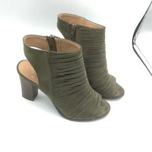 Report Potts olive suede heeled sandal size 7.5